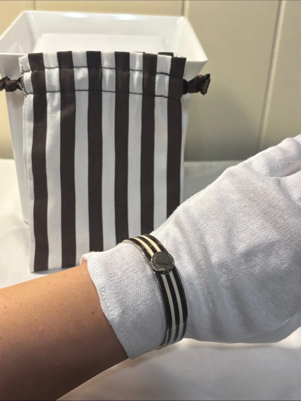 EUC Henri Bendel Centennial Stripe Enamel Hinged Bangle Bracelet with Bag